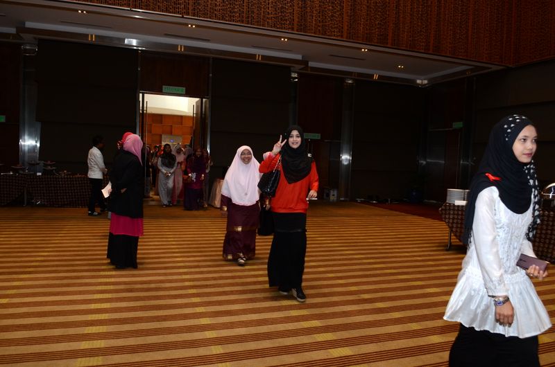 Hi tea alumni  14  043